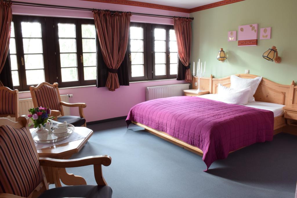 Hotel Landhaus Marienstein Bergen  Room photo